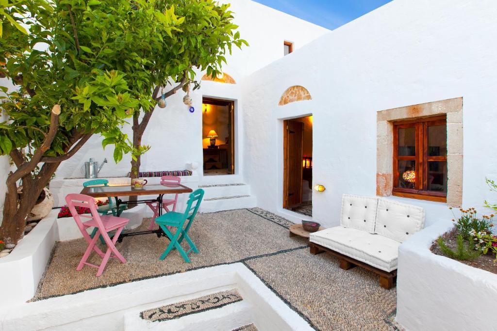 CASA LINDOS COTTAGE LINDOS (RHODES) (Greece) - from US$ 180 | BOOKED